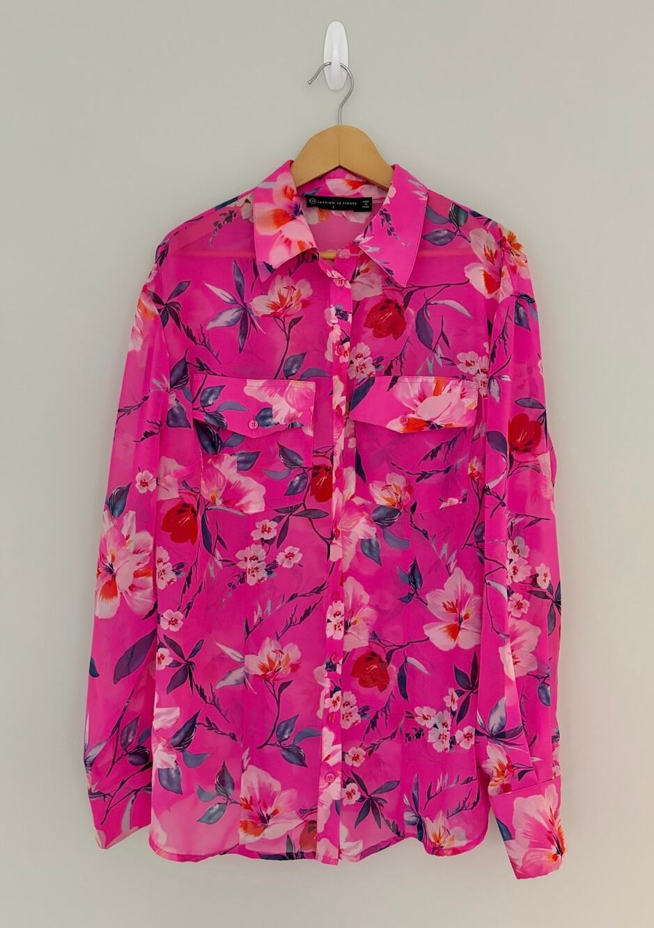 FASHION TO FIGURE sz 1 (1X) sheer neon pink floral blouse EUC